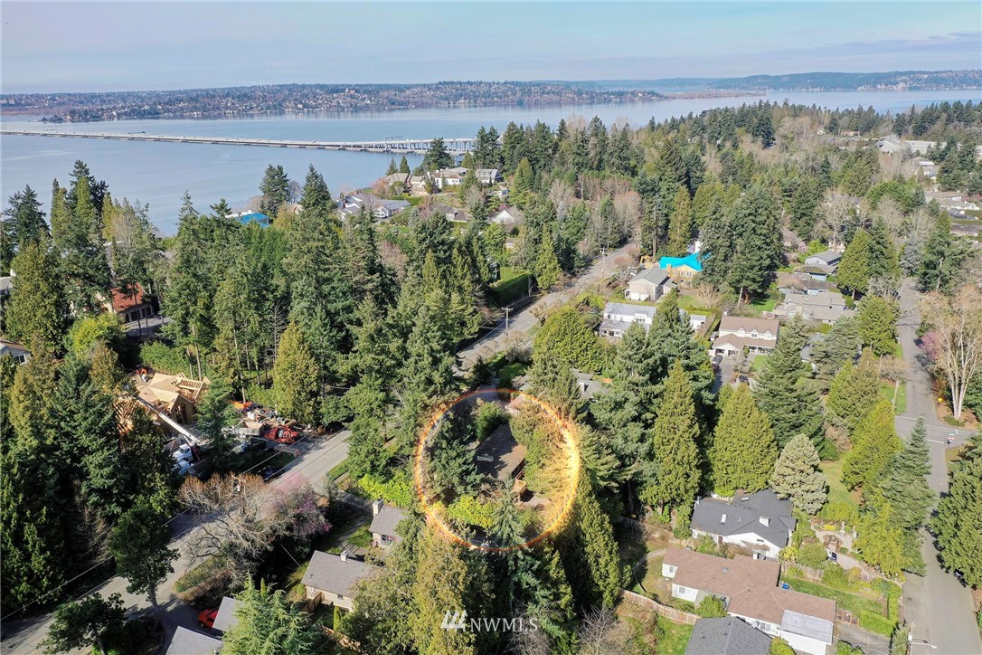 2036 Evergreen Point Road Medina, WA 98039 - Photo 3 of 21