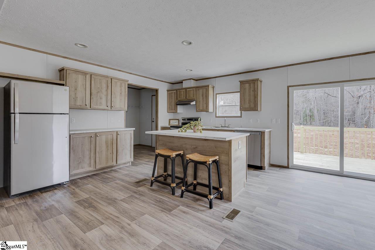 844 Black Snake Road Easley, SC 29640 - Photo 4 of 26