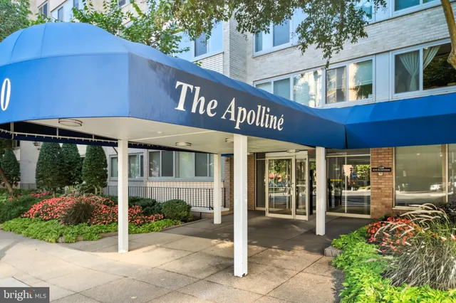 a view of a house with entrance front of house