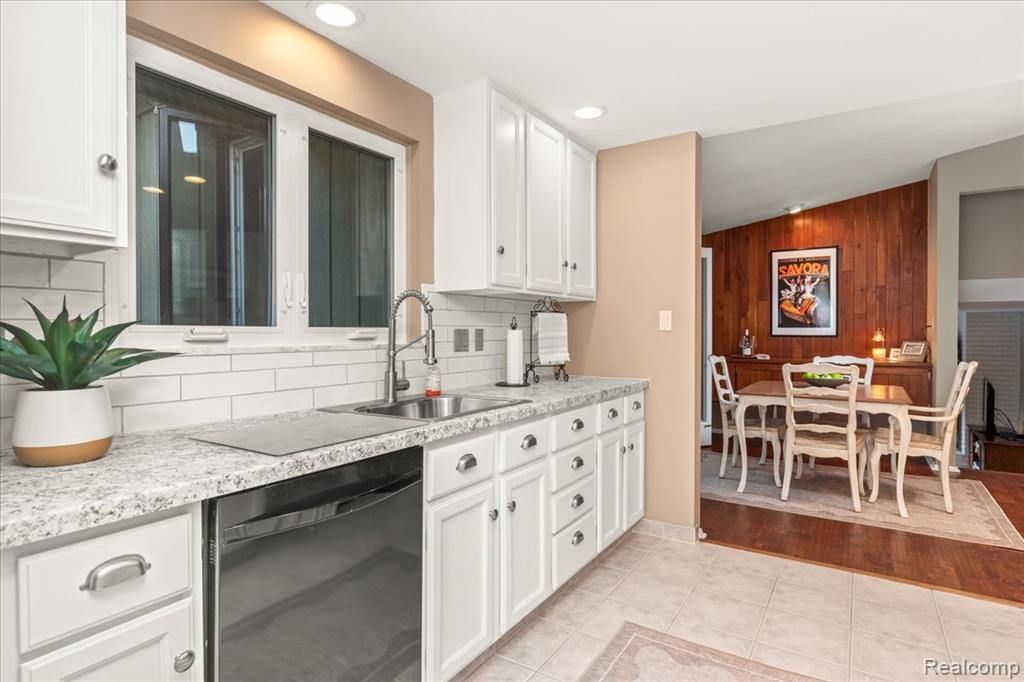 2689 Roseview Drive Rochester Hills, MI 48306 - Photo 16 of 74