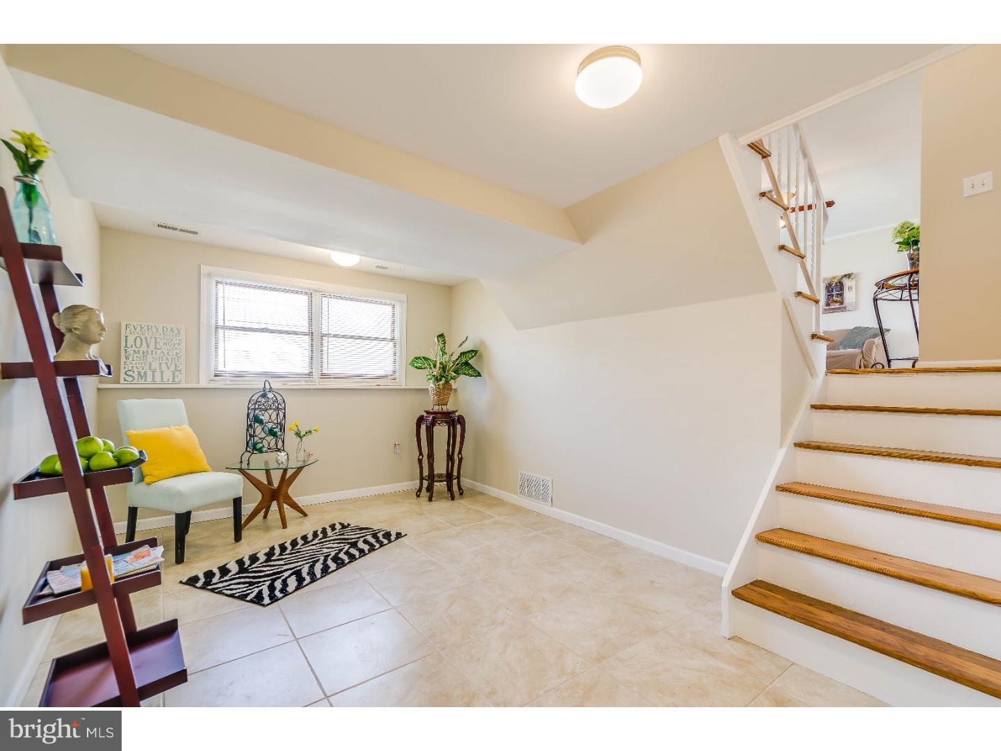 27 Hilton Road Mount Holly, NJ 08060 - Photo 19 of 25 Family Room