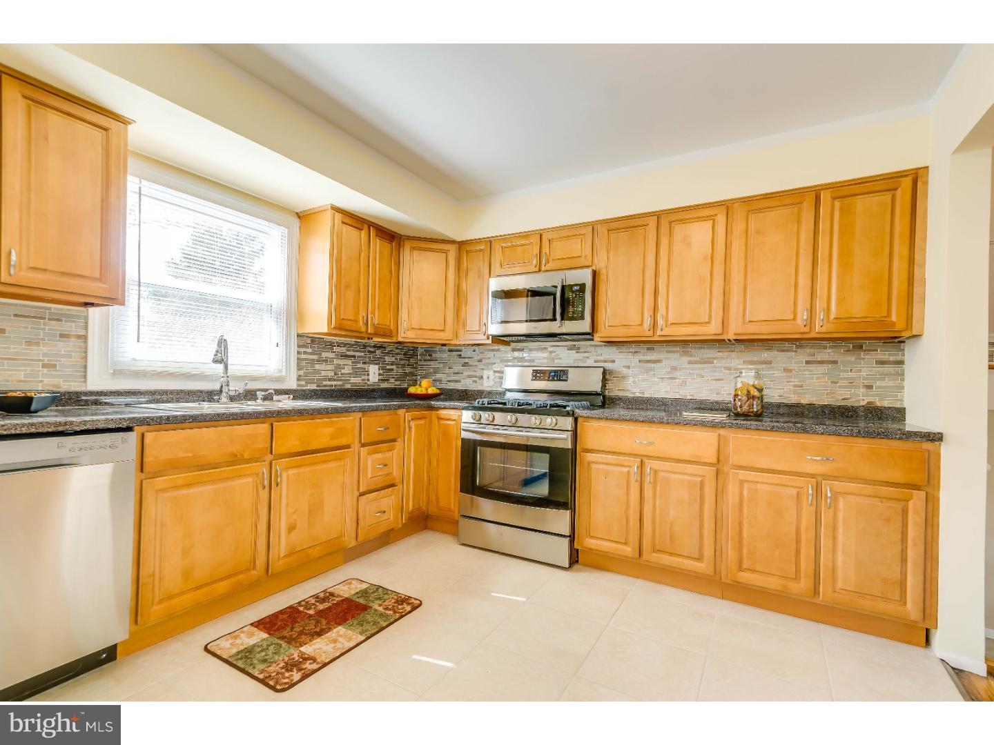27 Hilton Road Mount Holly, NJ 08060 - Photo 9 of 25 Kitchen