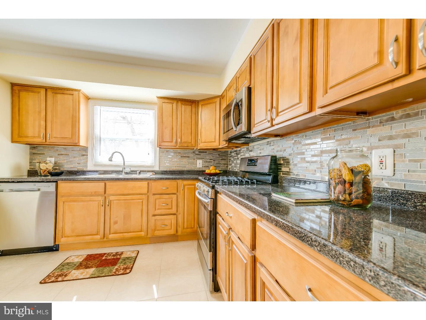27 Hilton Road Mount Holly, NJ 08060 - Photo 10 of 25 Kitchen