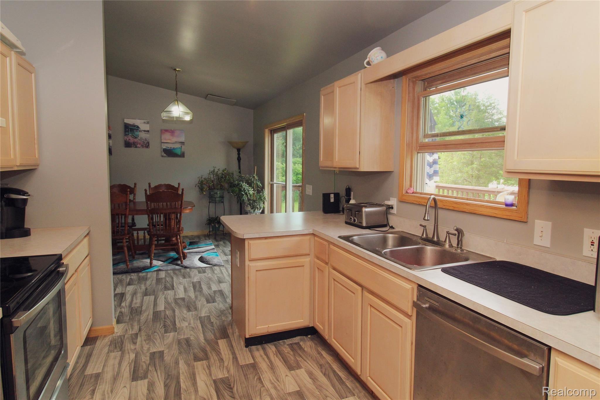 7412 Ross Road Almont, MI 48003 - Photo 4 of 44 Kitchen (5).jpg