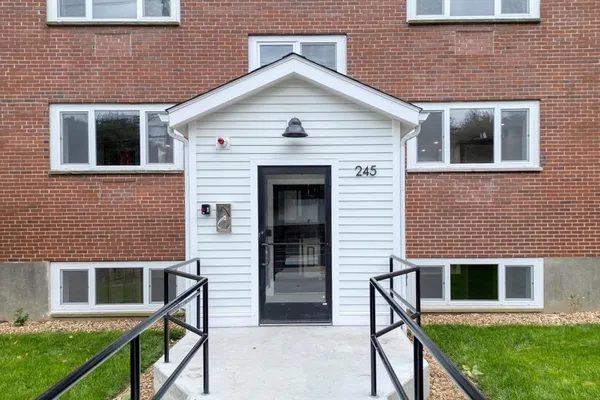 $2,750 | 245 Elm Street, Unit 203, Braintree, MA 02184