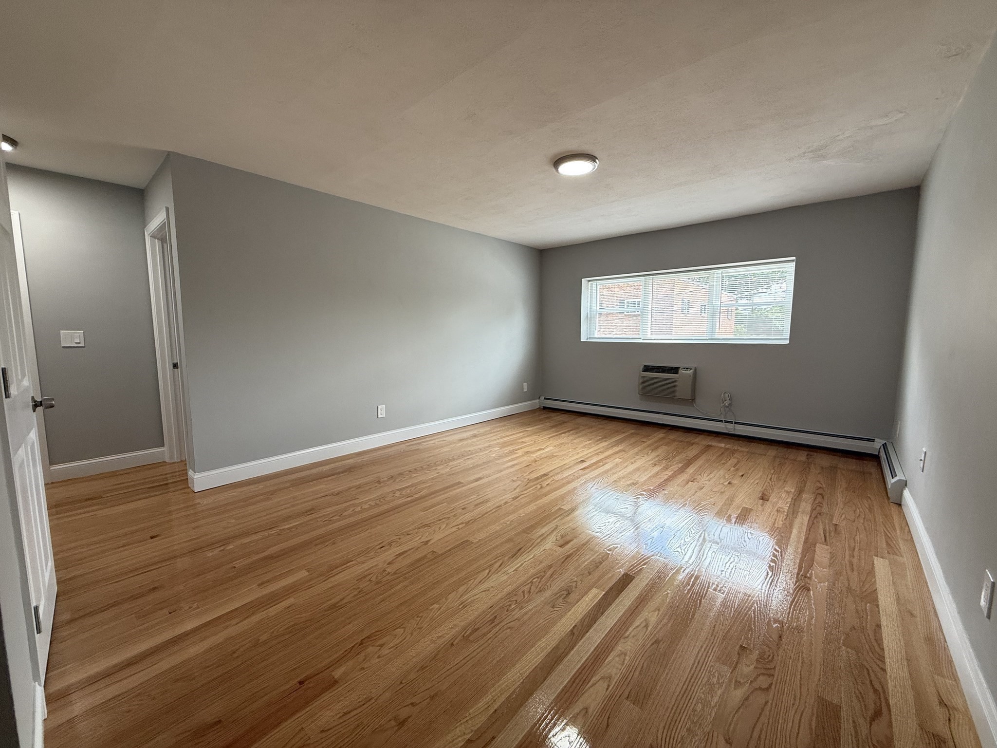 4 Oakcrest Road, Unit 32 Boston, MA 02136 - Photo 4 of 9 Gallery Image 4