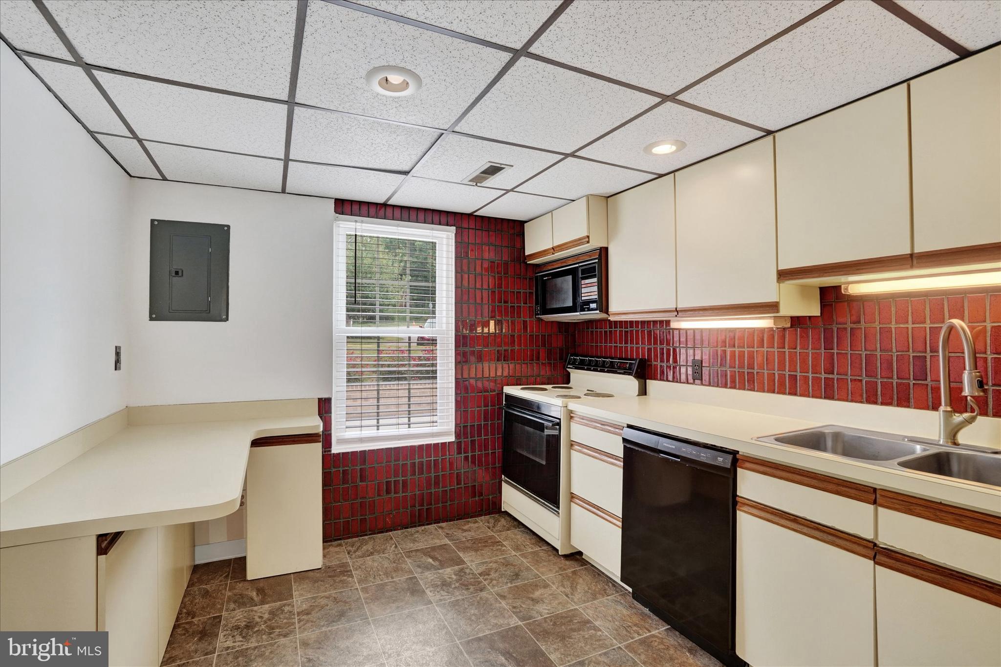 1000 Country Club Road York, PA 17403 - Photo 8 of 26