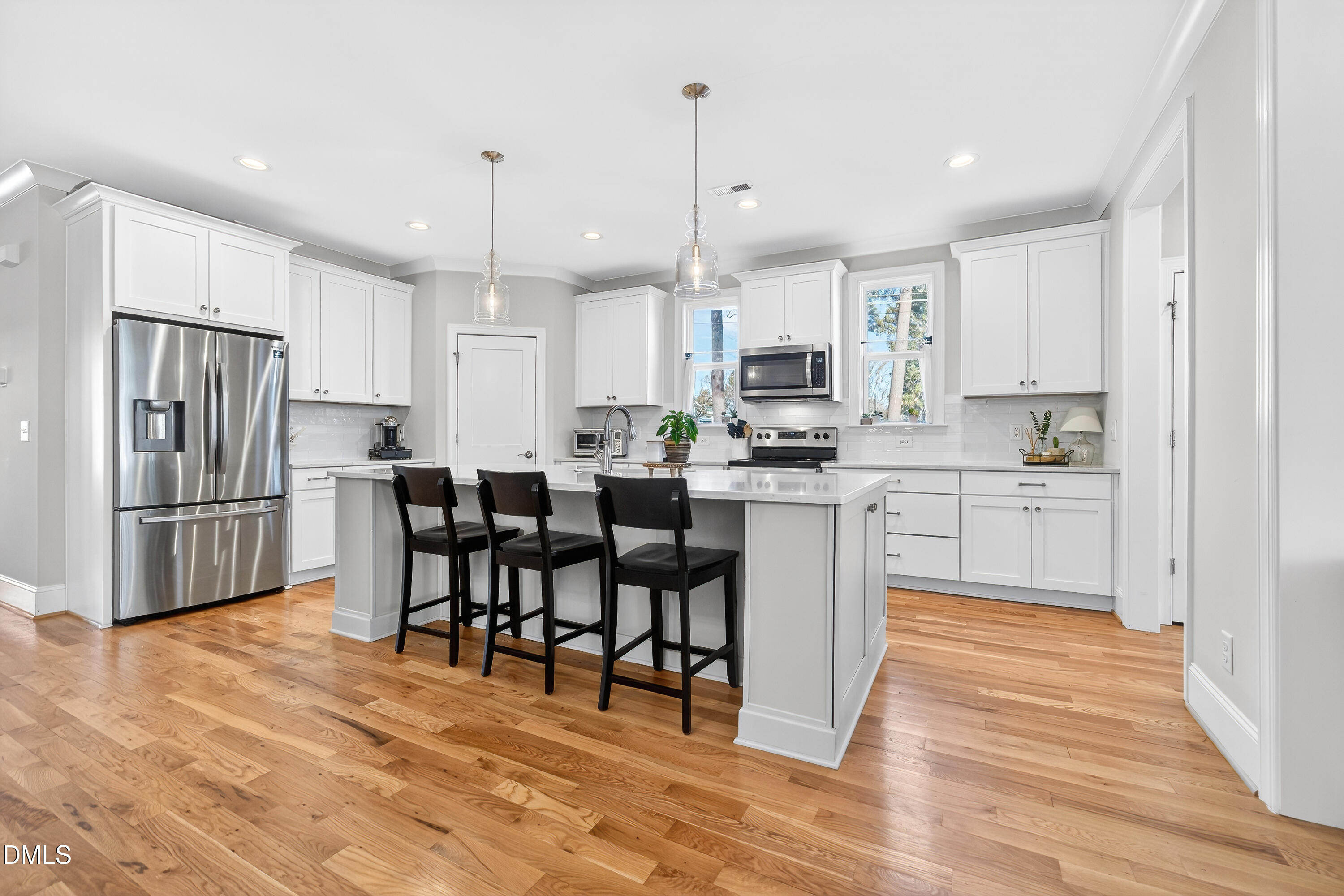 401 Carolina Avenue Raleigh, NC 27606 - Photo 6 of 36 04-DSC02250