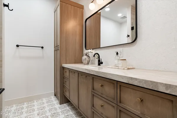 $2,750,000 | 10228 North 55th Place, Paradise Valley, AZ 85253