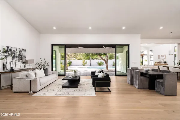 $2,750,000 | 10228 North 55th Place, Paradise Valley, AZ 85253