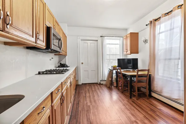$1,050,000 | 350-354 East 193rd Street | Fordham