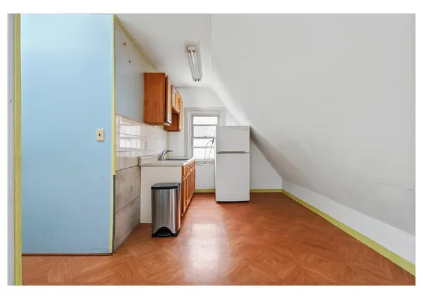 $1,050,000 | 350-354 East 193rd Street | Fordham