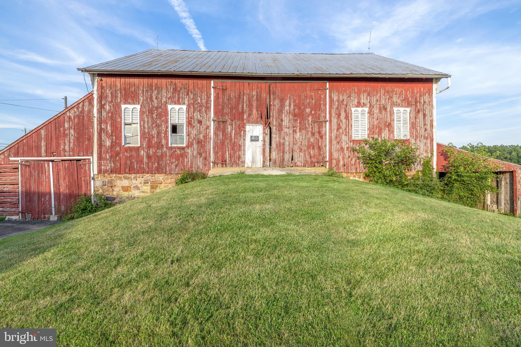 3491 Hanover Road Gettysburg, PA 17325 - Photo 8 of 47 Bank Barn
