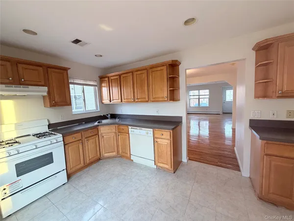 $4,600 | 150 Jefferson Avenue, Unit B, Mineola, NY 11501