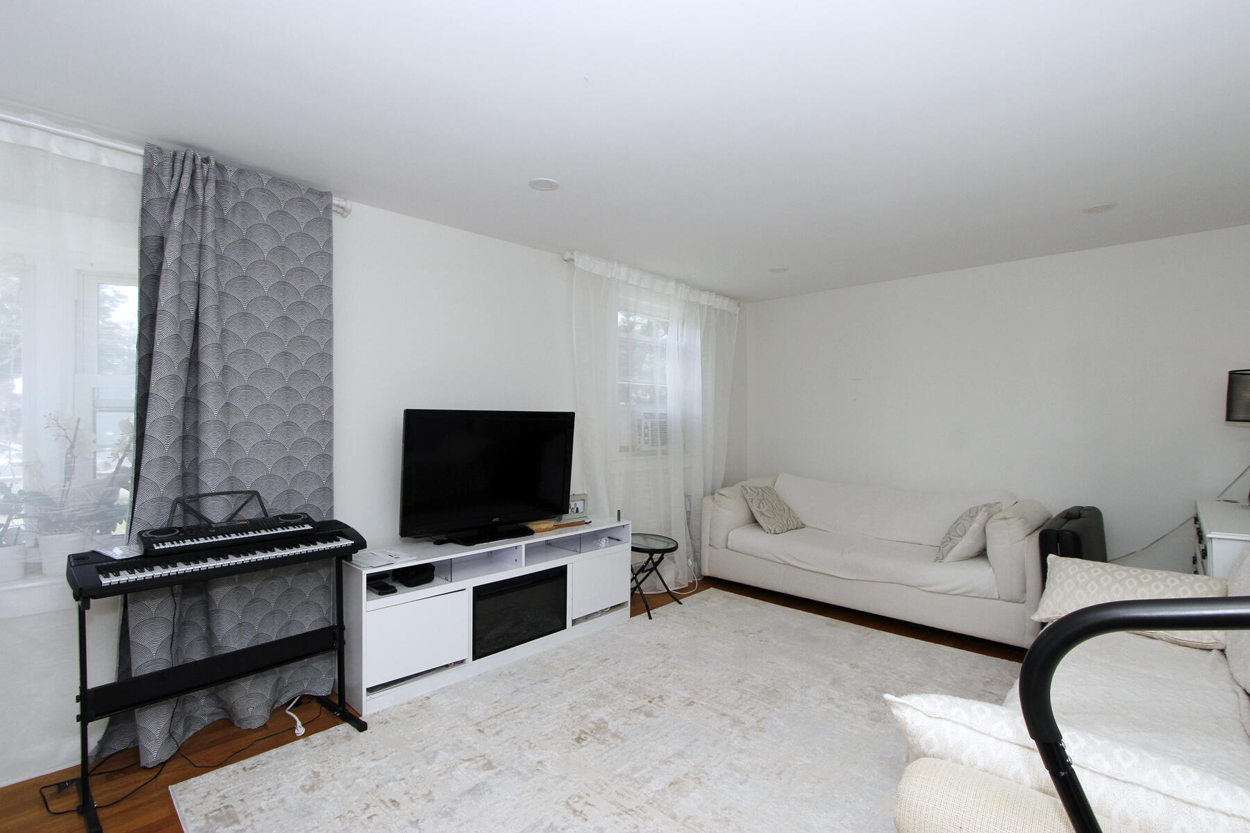 72 Grove Street Hyannis, MA 02601 - Photo 17 of 34 _MG_4682F