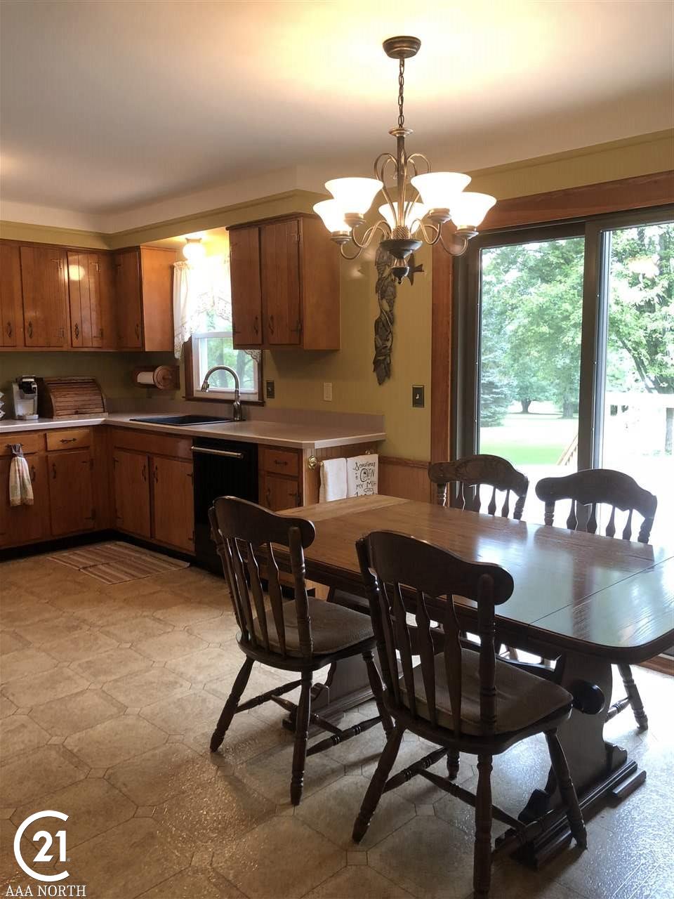 6447 Hough Road Almont, MI 48003 - Photo 18 of 51 31362437-17.JPG