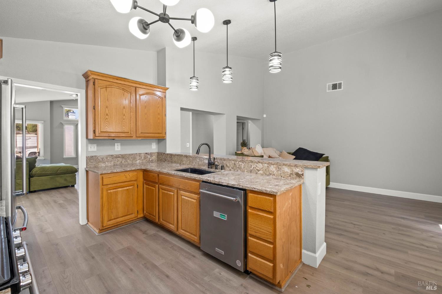 619 Rutgers Street Vacaville, CA 95687 - Photo 10 of 36