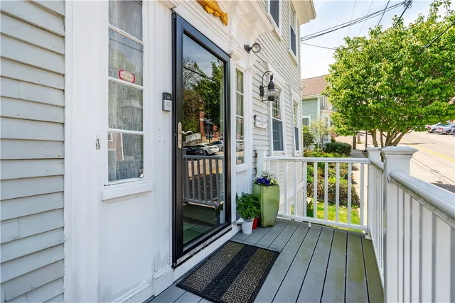$3,250 | 19 King Street, Unit 7, East Greenwich, RI 02818
