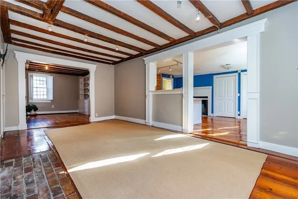 $3,250 | 19 King Street, Unit 1, East Greenwich, RI 02818