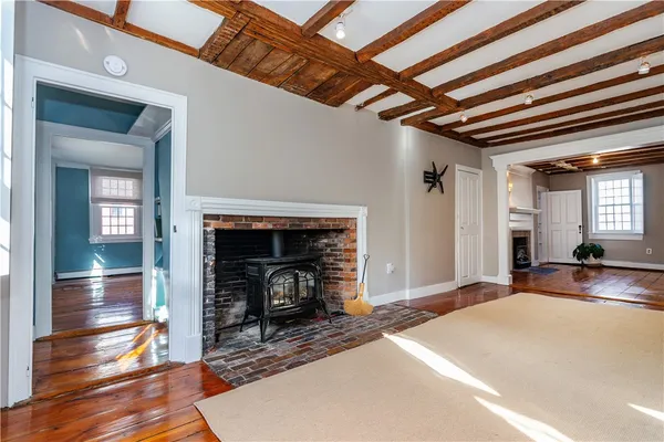 $3,250 | 19 King Street, Unit 1, East Greenwich, RI 02818