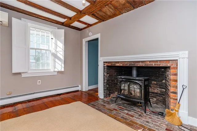 $3,250 | 19 King Street, Unit 7, East Greenwich, RI 02818