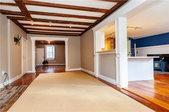 $3,250 | 19 King Street, Unit 7, East Greenwich, RI 02818