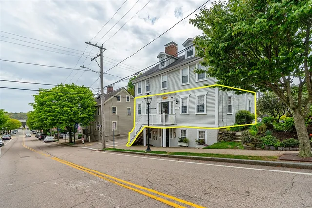 $3,250 | 19 King Street, Unit 7, East Greenwich, RI 02818