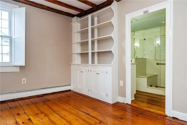 $3,250 | 19 King Street, Unit 1, East Greenwich, RI 02818