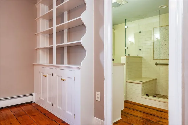 $3,250 | 19 King Street, Unit 7, East Greenwich, RI 02818