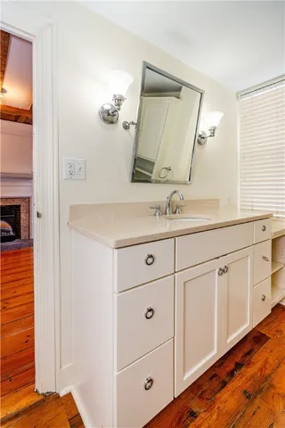 $3,250 | 19 King Street, Unit 7, East Greenwich, RI 02818