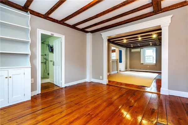 $3,250 | 19 King Street, Unit 1, East Greenwich, RI 02818