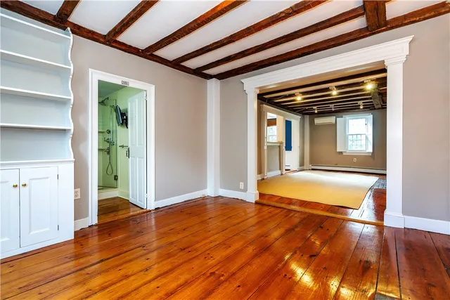 $3,250 | 19 King Street, Unit 7, East Greenwich, RI 02818