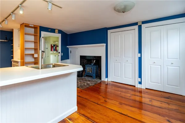 $3,250 | 19 King Street, Unit 1, East Greenwich, RI 02818