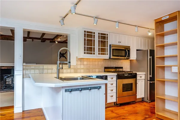 $3,250 | 19 King Street, Unit 1, East Greenwich, RI 02818