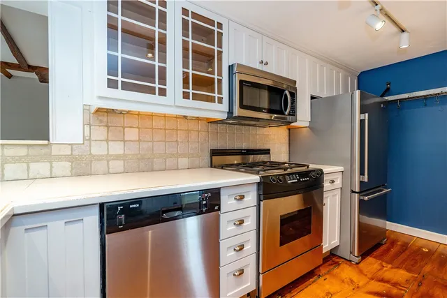 $3,250 | 19 King Street, Unit 7, East Greenwich, RI 02818