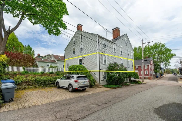 $3,250 | 19 King Street, Unit 1, East Greenwich, RI 02818