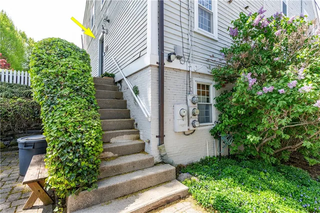 $3,250 | 19 King Street, Unit 7, East Greenwich, RI 02818