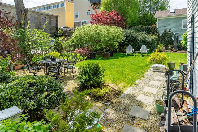 $3,250 | 19 King Street, Unit 7, East Greenwich, RI 02818