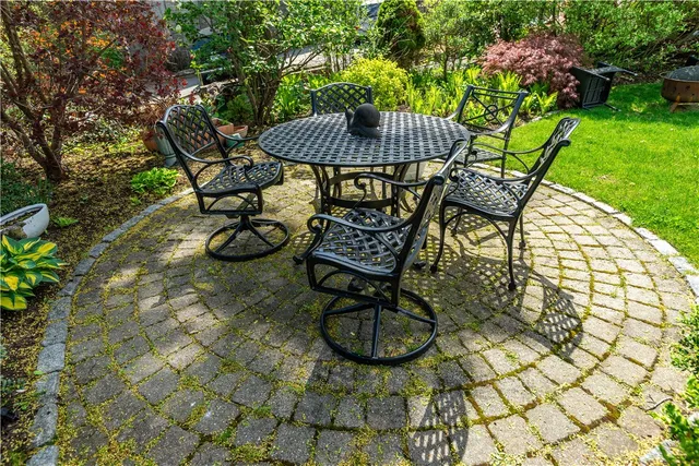 $3,250 | 19 King Street, Unit 7, East Greenwich, RI 02818