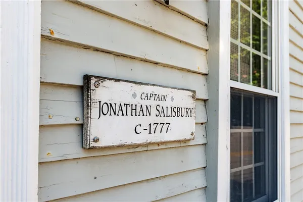 $3,250 | 19 King Street, Unit 1, East Greenwich, RI 02818