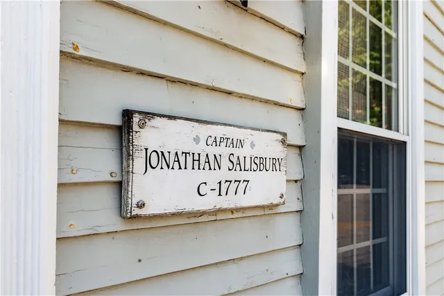 $3,250 | 19 King Street, Unit 7, East Greenwich, RI 02818