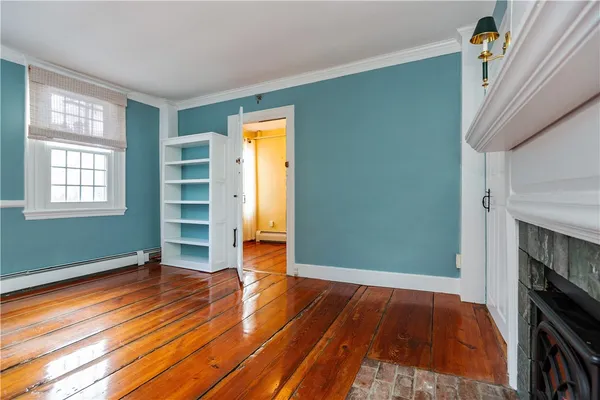 $3,250 | 19 King Street, Unit 1, East Greenwich, RI 02818