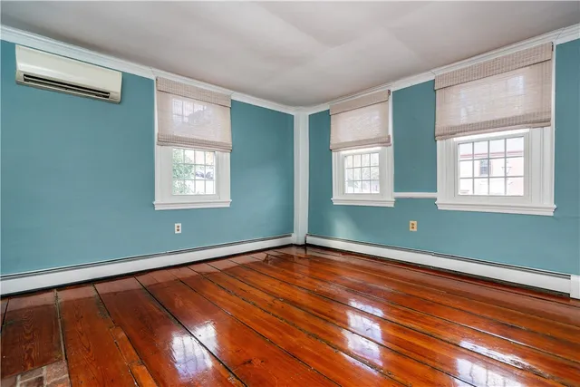 $3,250 | 19 King Street, Unit 7, East Greenwich, RI 02818