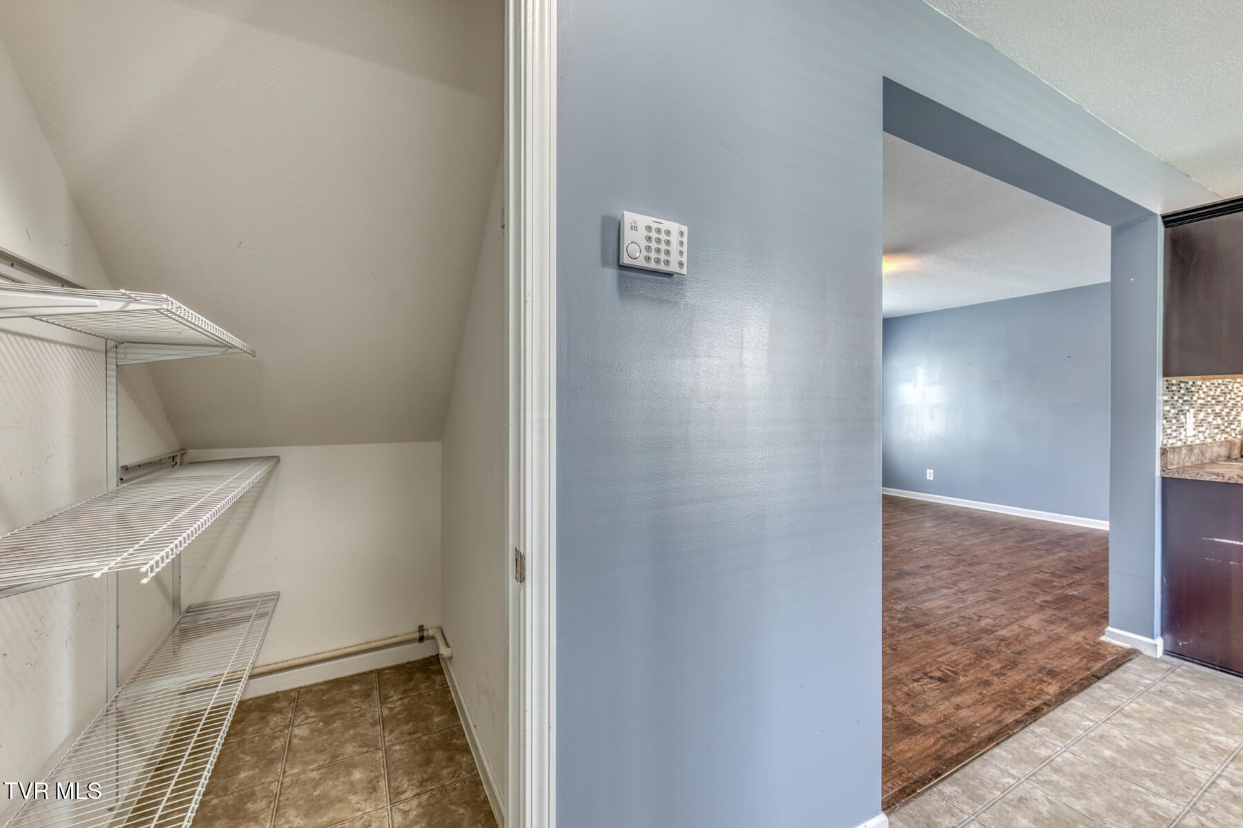 396 Jonesboro Road, Unit 25F Piney Flats, TN 37686 - Photo 11 of 34 396 Jonesboro Rd, Unit 25-11