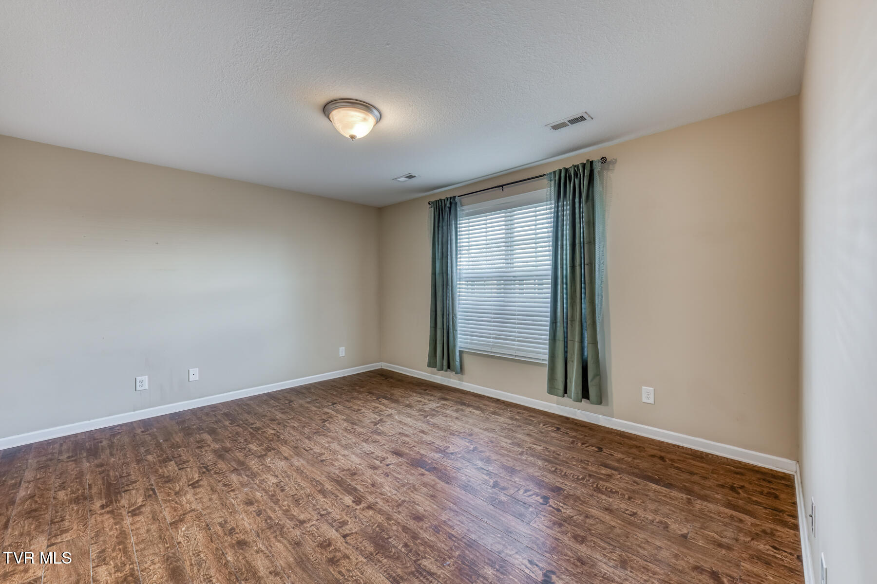 396 Jonesboro Road, Unit 25F Piney Flats, TN 37686 - Photo 13 of 34 396 Jonesboro Rd, Unit 25-13