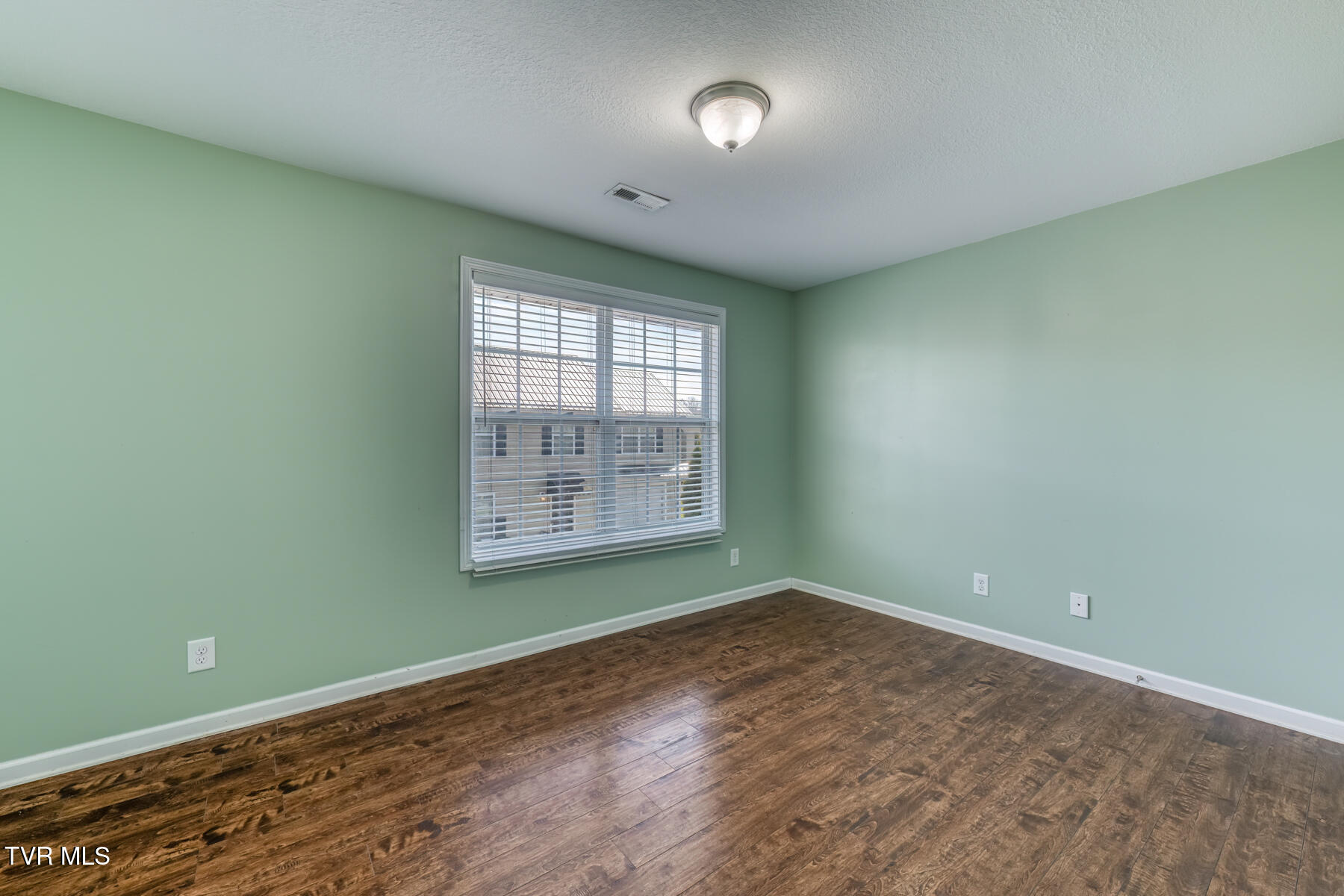 396 Jonesboro Road, Unit 25F Piney Flats, TN 37686 - Photo 18 of 34 396 Jonesboro Rd, Unit 25-17