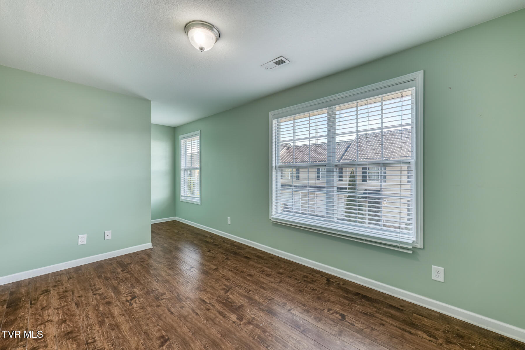 396 Jonesboro Road, Unit 25F Piney Flats, TN 37686 - Photo 20 of 34 396 Jonesboro Rd, Unit 25-19