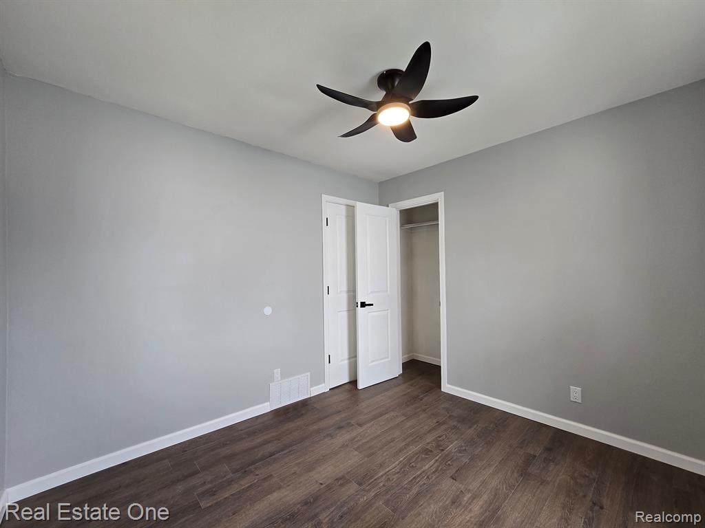 2114 West Miller Road Lansing, MI 48911 - Photo 14 of 29