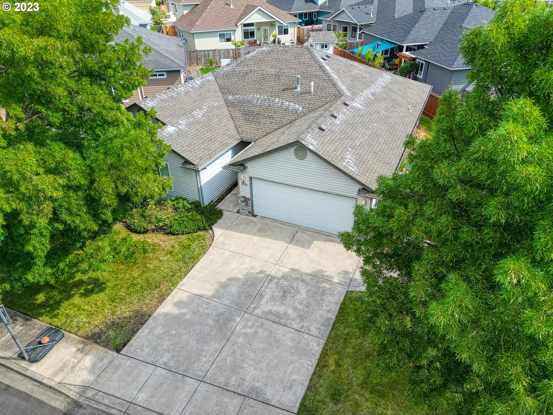 1038 Diamond Street Springfield, OR 97477 - Photo 3 of 48 an aerial view of a house with a yard