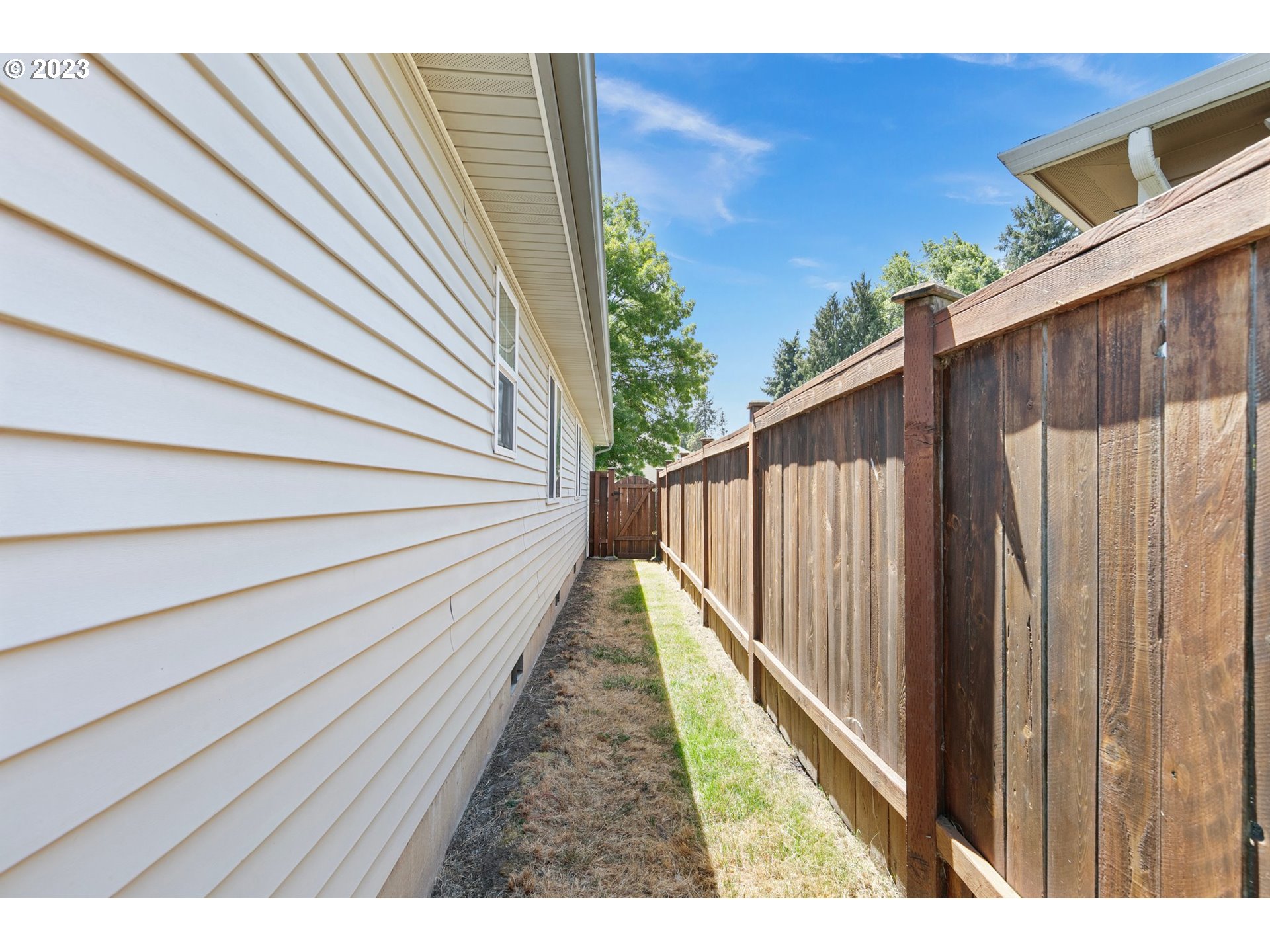1038 Diamond Street Springfield, OR 97477 - Photo 40 of 48 a view of balcony with wooden floor